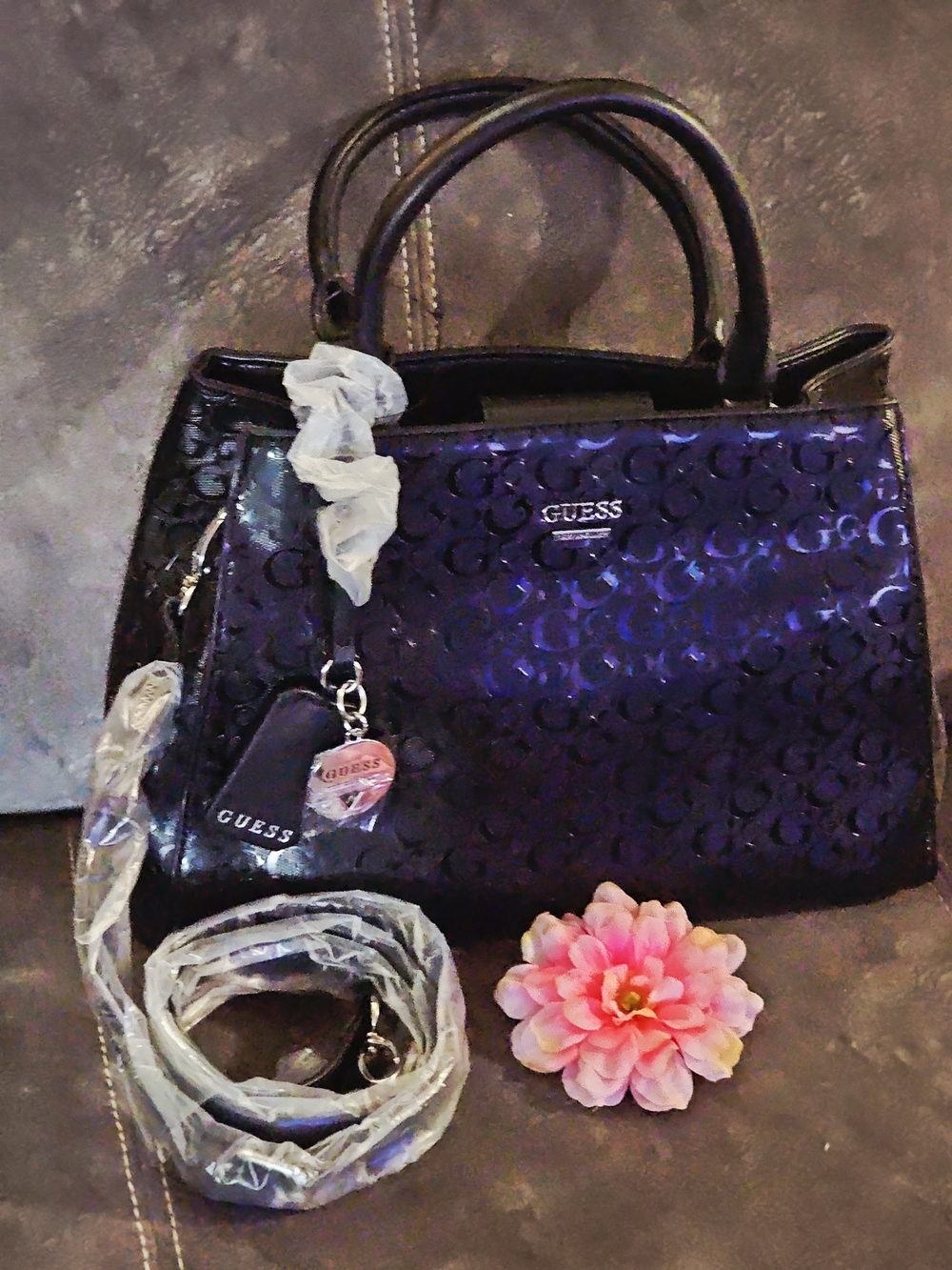 New GUESS Black Logo-Embossed Satchel Hand Bag with Charm / Removable Strap